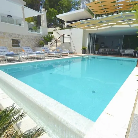 Luxury Divine With Private Heated Pool, Jacuzzi And Gym Near The Sea In Primosten
