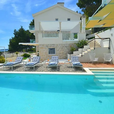 Luxury Divine With Private Heated Pool, Jacuzzi And Gym Near The Sea In Villa *
