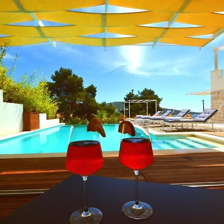 Luxury Divine With Private Heated Pool, Jacuzzi And Gym Near The Sea In Villa Primosten