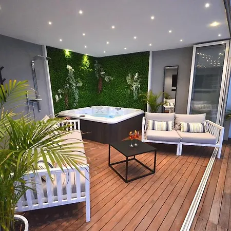 Villa Luxury Divine With Private Heated Pool, Jacuzzi And Gym Near The Sea In Primosten