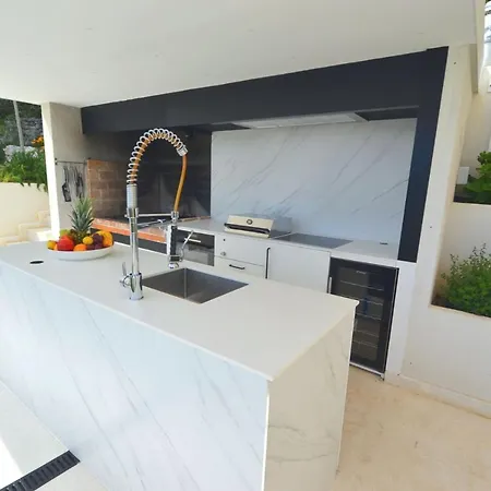 Luxury Divine With Private Heated Pool, Jacuzzi And Gym Near The Sea In * Primosten
