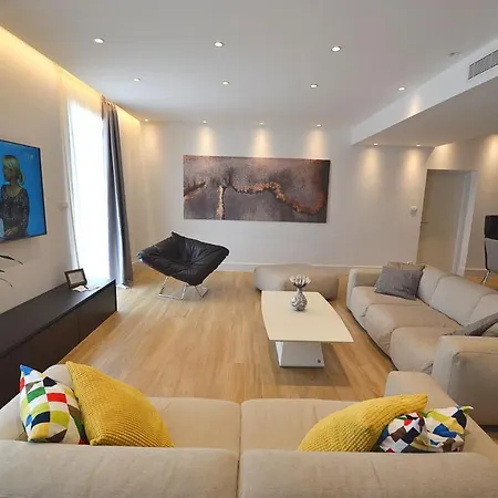 Villa Luxury Divine With Private Heated Pool, Jacuzzi And Gym Near The Sea In