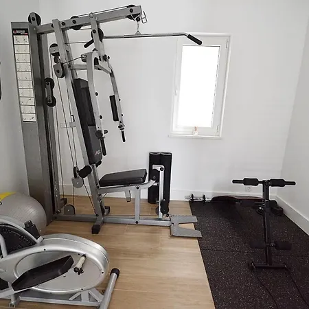 Luxury Divine With Private Heated Pool, Jacuzzi And Gym Near The Sea In