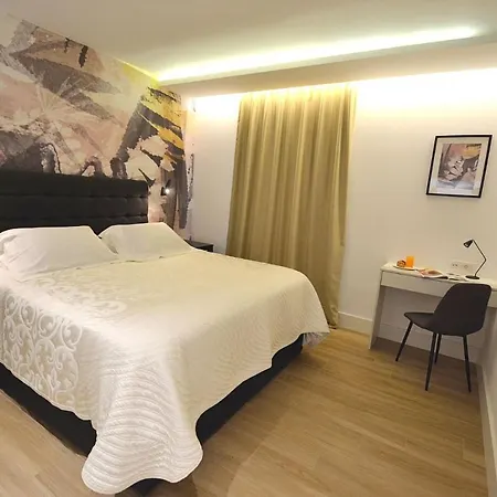 Luxury Divine With Private Heated Pool, Jacuzzi And Gym Near The Sea In