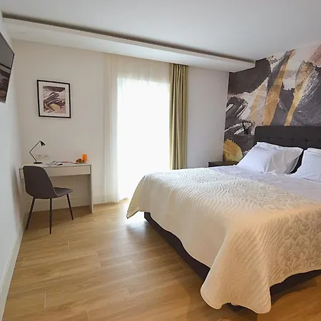 Villa Luxury Divine With Private Heated Pool, Jacuzzi And Gym Near The Sea In